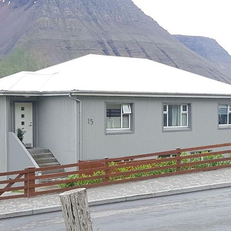 Sigurhaeth - Apartment With All Within Your Reach Isafjordur Exterior photo